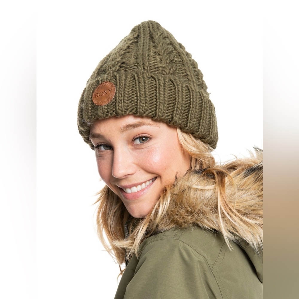 Roxy Tram Beanie Olive Green Cable Knit toque with Leather Patch NWT